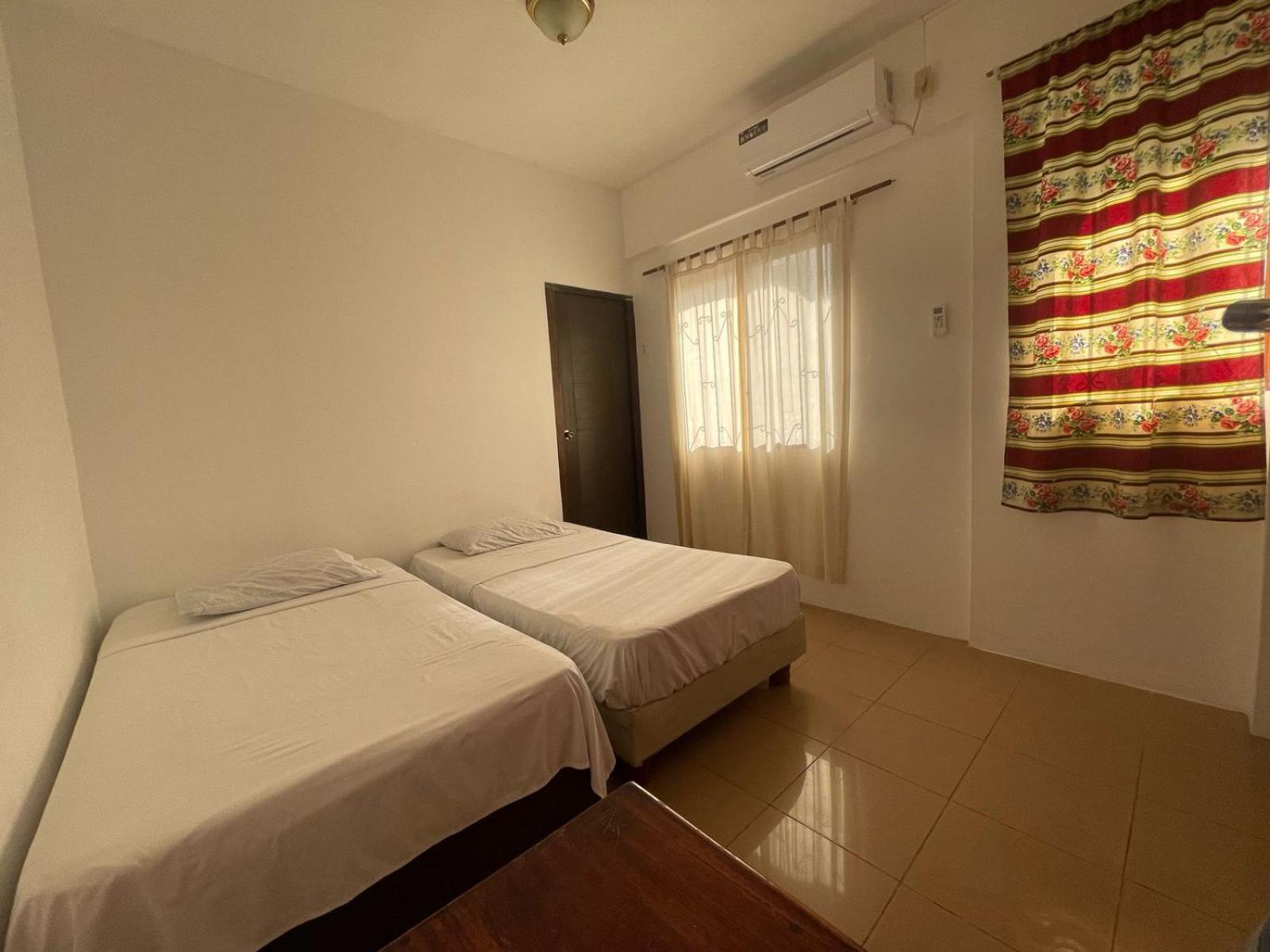 Hotel Casa De Huespedes "Darling" à Puerto Baquerizo Moreno Extérieur photo